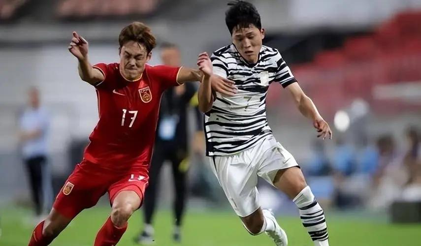 中国男足vs日本男足手球犯规