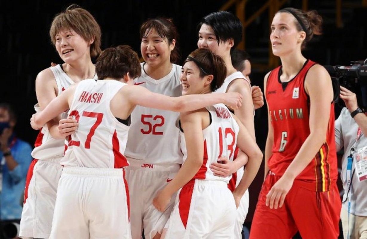 日本女篮vs葡萄牙女排