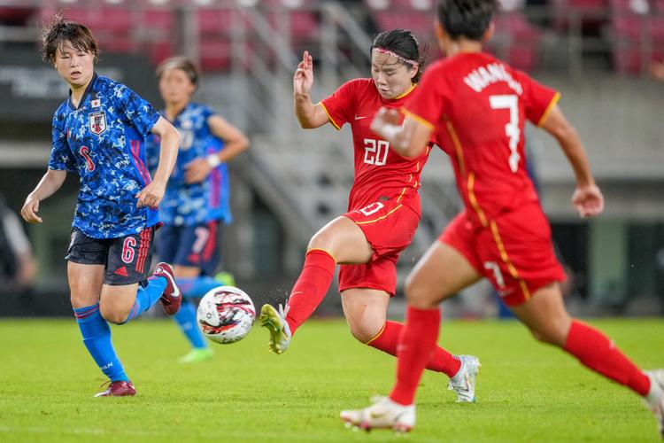 中国女足vs日本第二球的相关图片